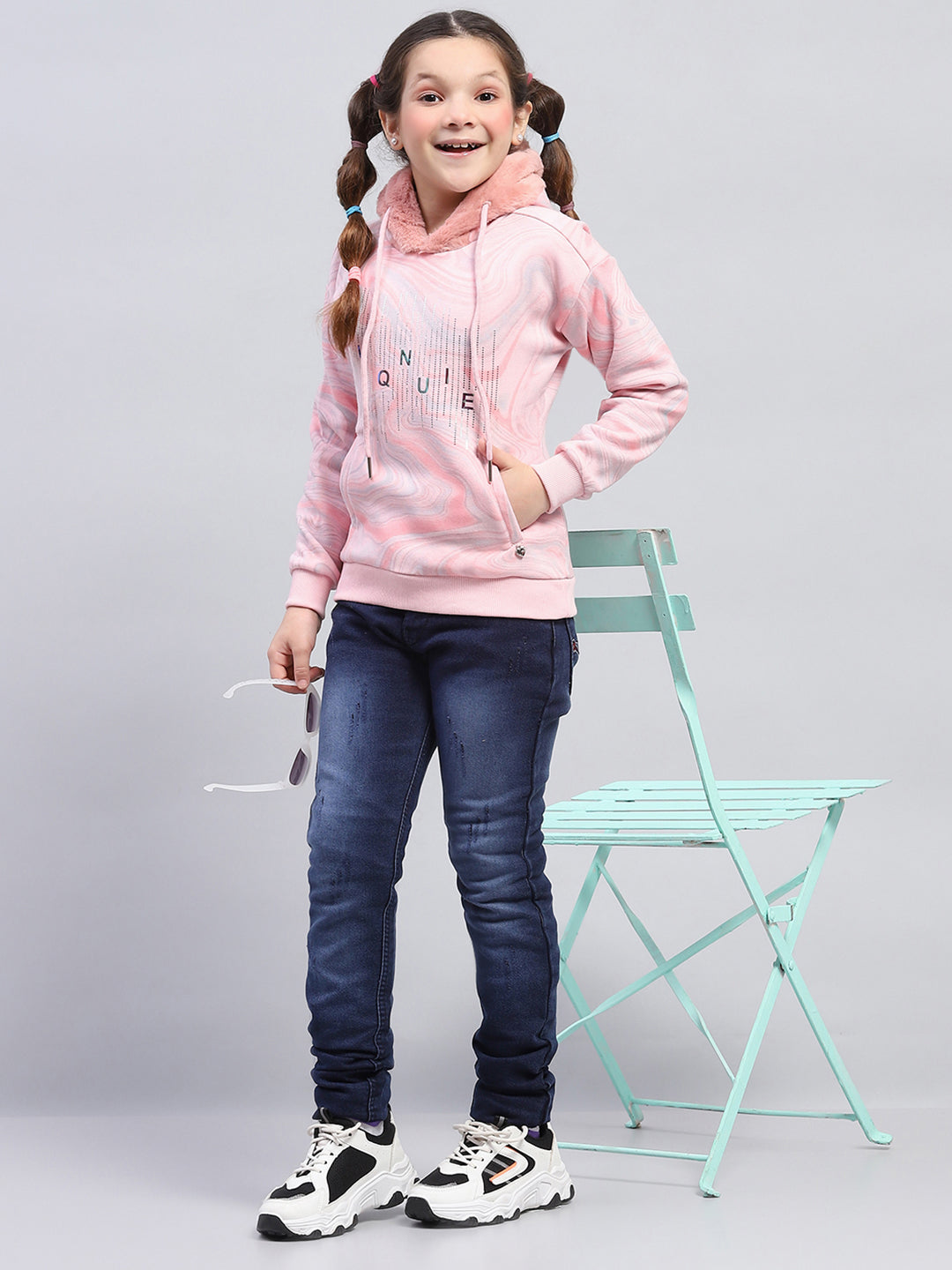 Girls Pink Printed Hooded Full Sleeve Sweatshirt