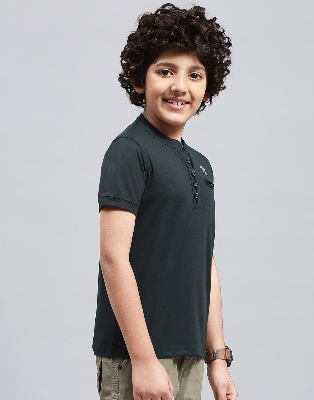 Boys Green Solid Mandarin Neck Half Sleeve T-Shirt