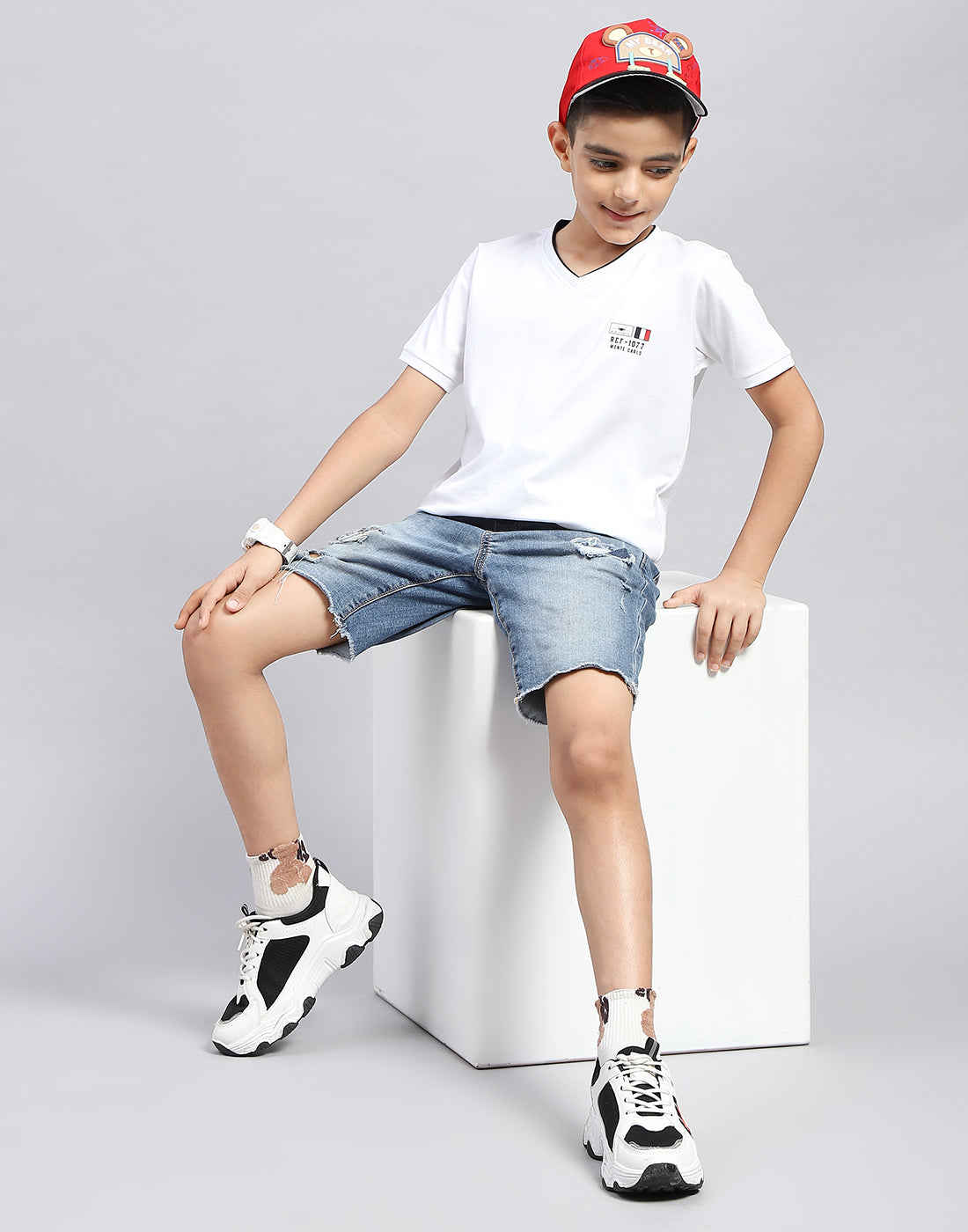 Boys White Solid V Neck Half Sleeve T-Shirt