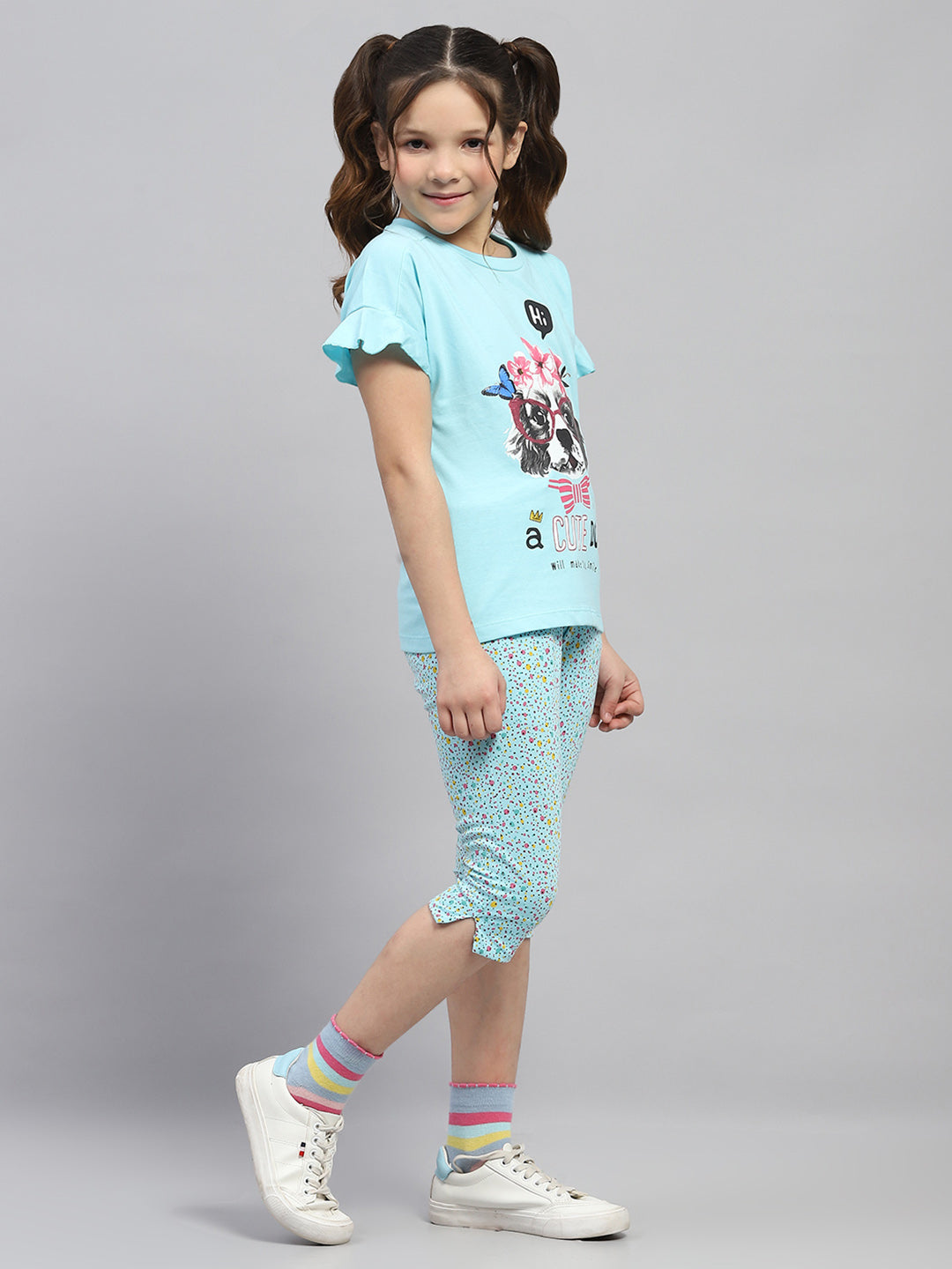 Girls Sky Blue Printed Round Neck Half Sleeve Capri Set