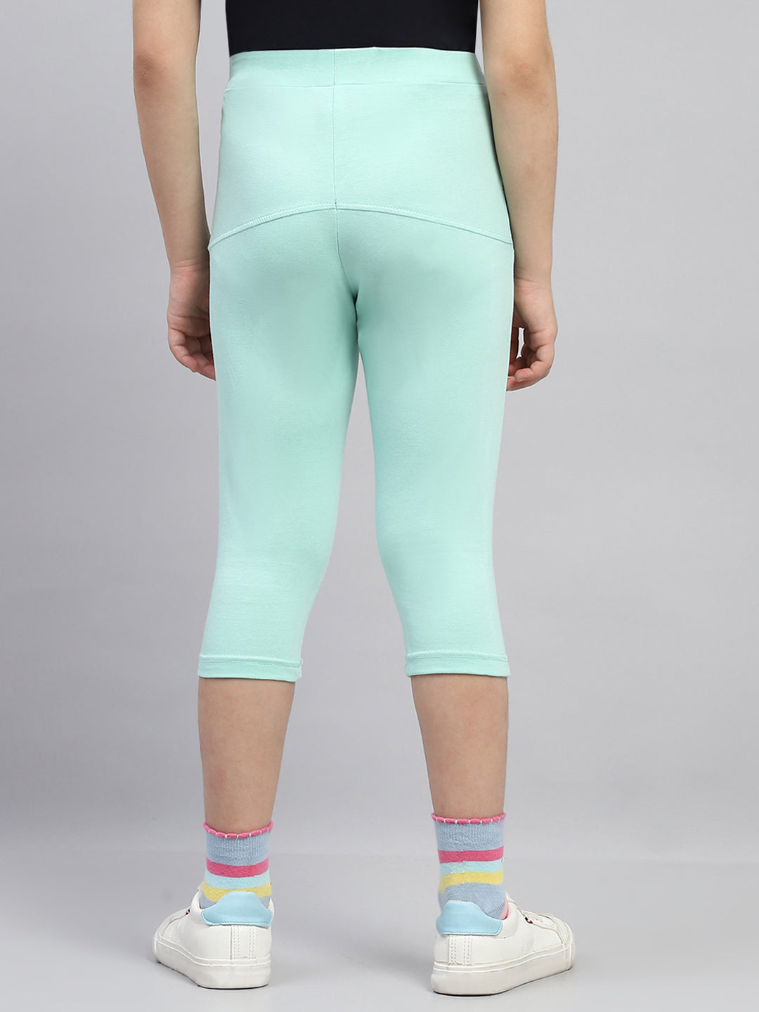 Girls Green Solid Regular Fit Capri