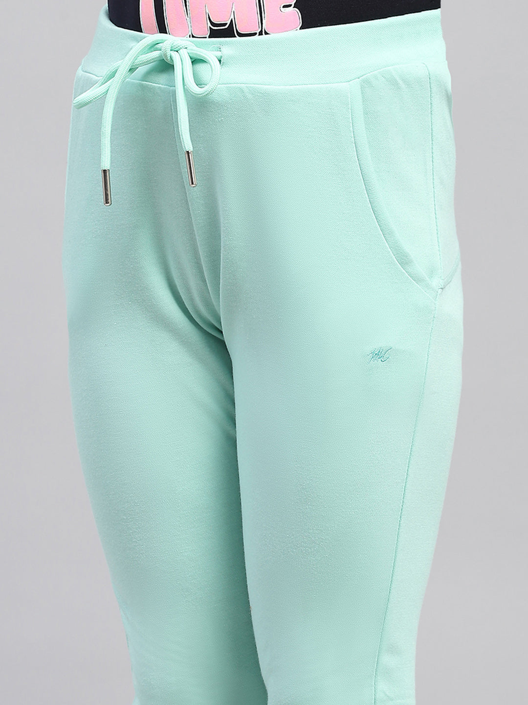 Girls Green Solid Regular Fit Capri