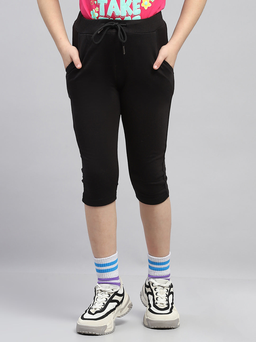 Girls Black Solid Regular Fit Capri