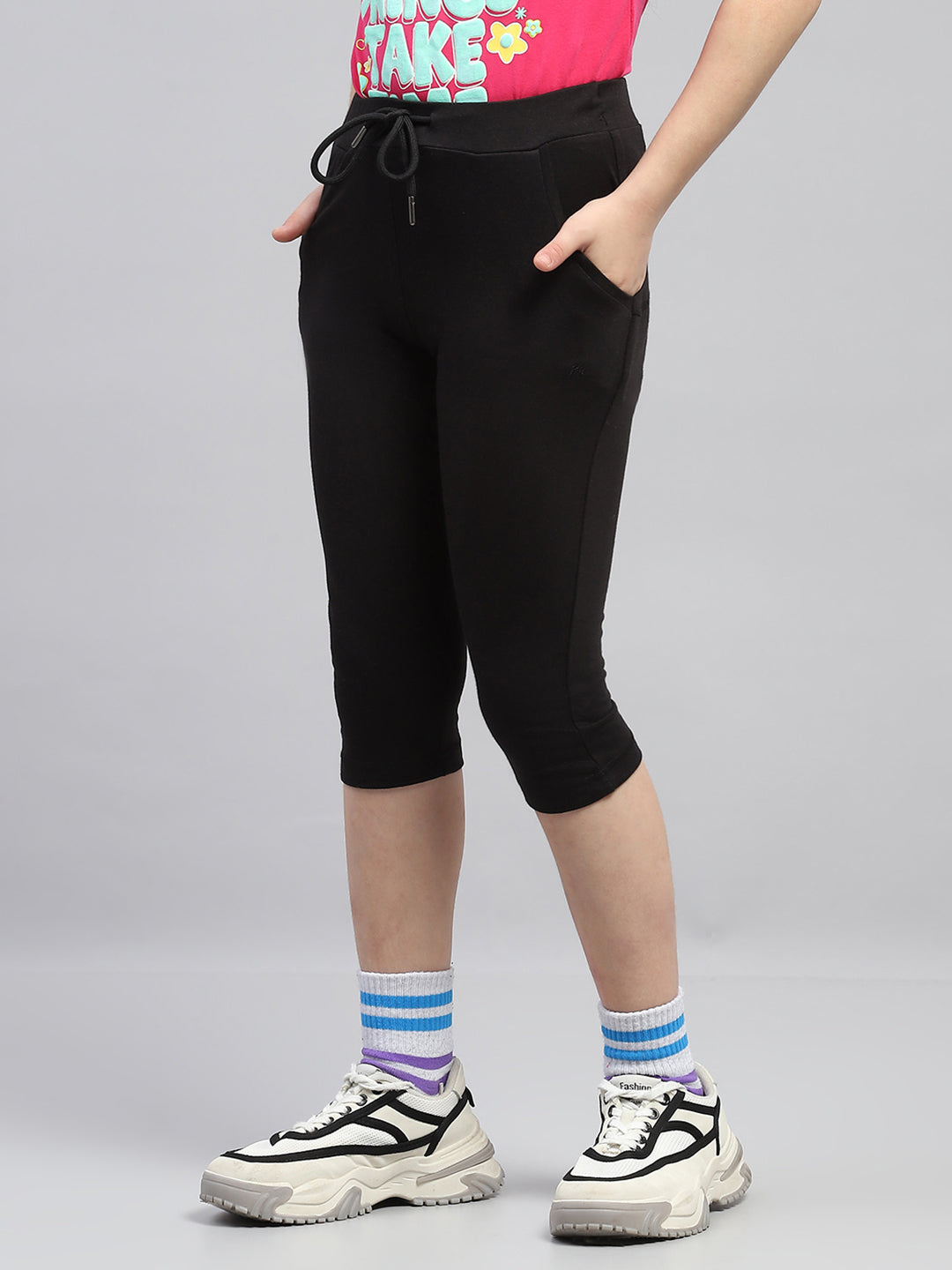 Girls Black Solid Regular Fit Capri