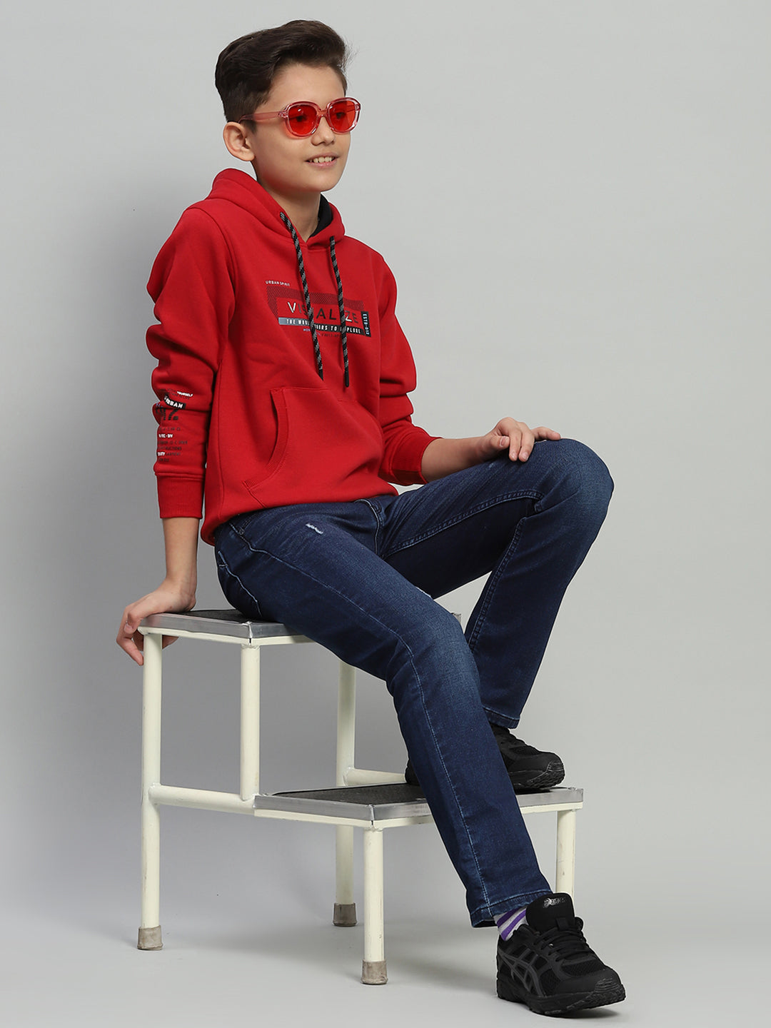 Boys Red Printed Hooded Full Sleeve Sweatshirt