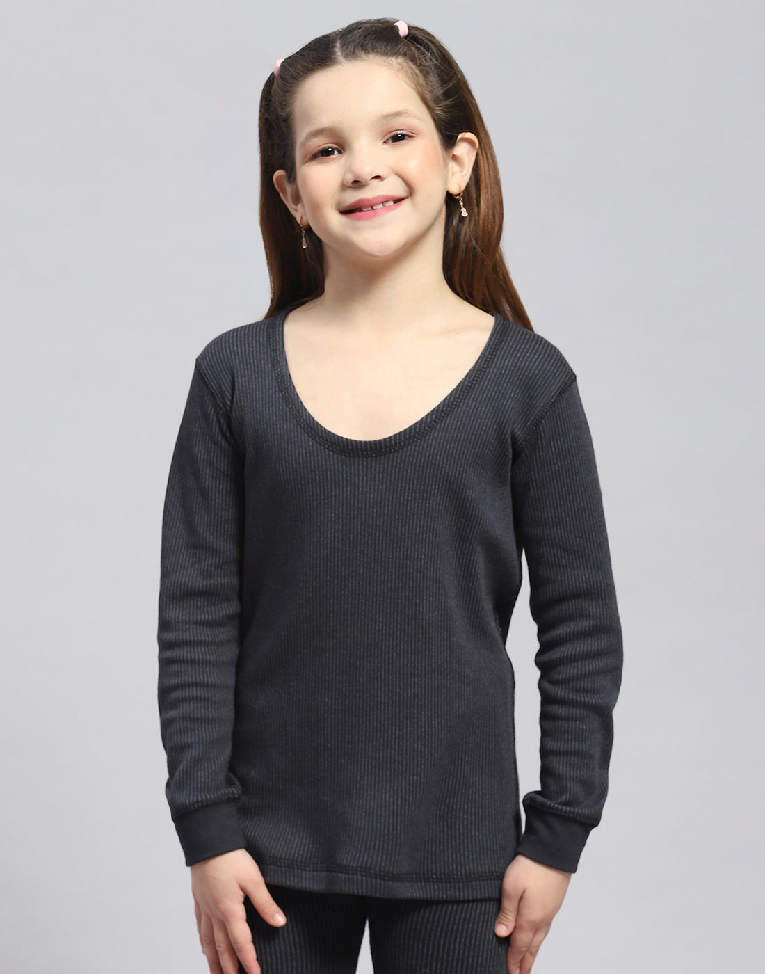 Girls Black Solid Round Neck Full Sleeve Thermal Vest