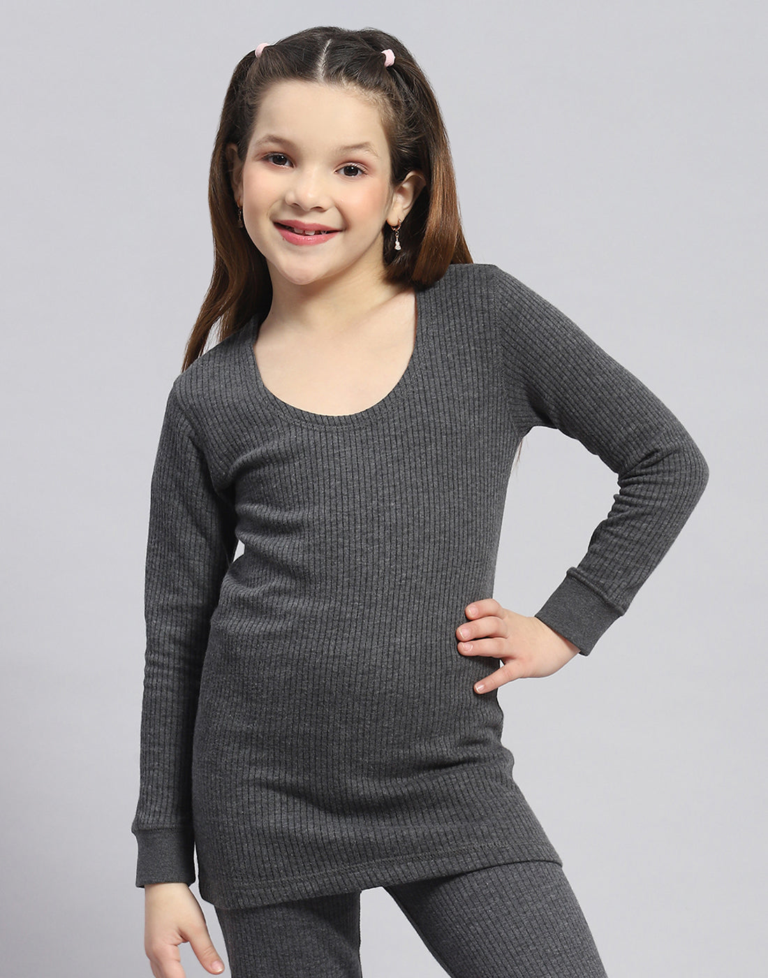 Girls Charcoal Solid Round Neck Full Sleeve Thermal Vest