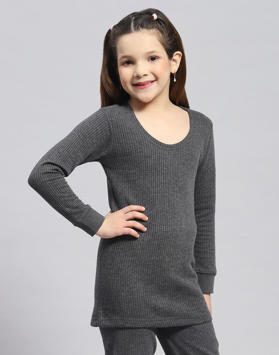 Girls Charcoal Solid Round Neck Full Sleeve Thermal Vest