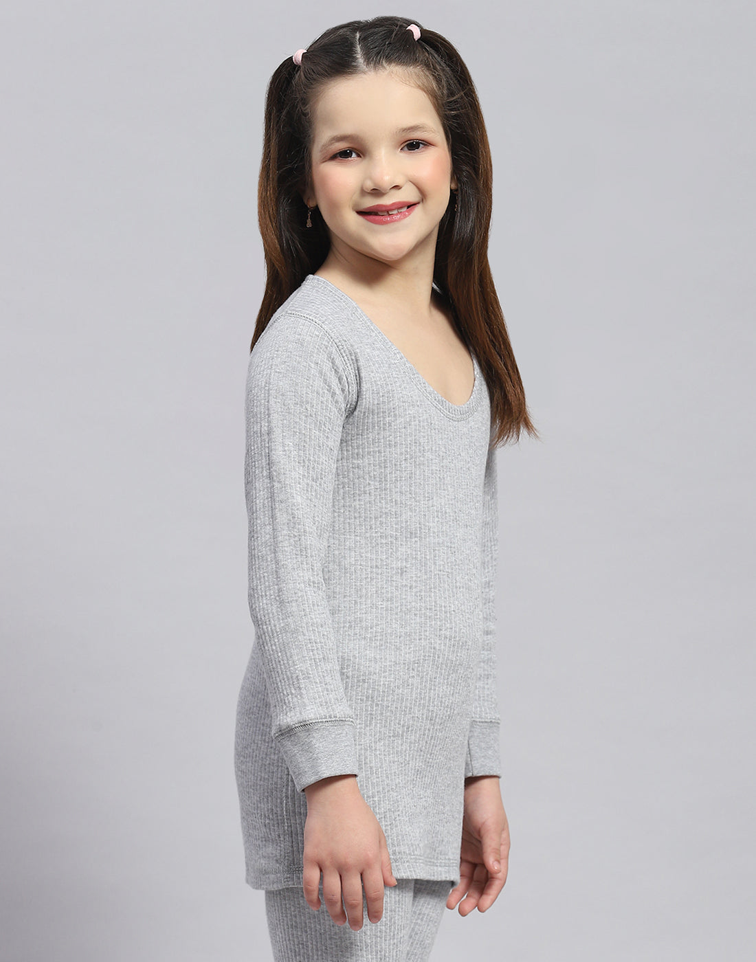 Girls Grey Solid Round Neck Full Sleeve Thermal Vest