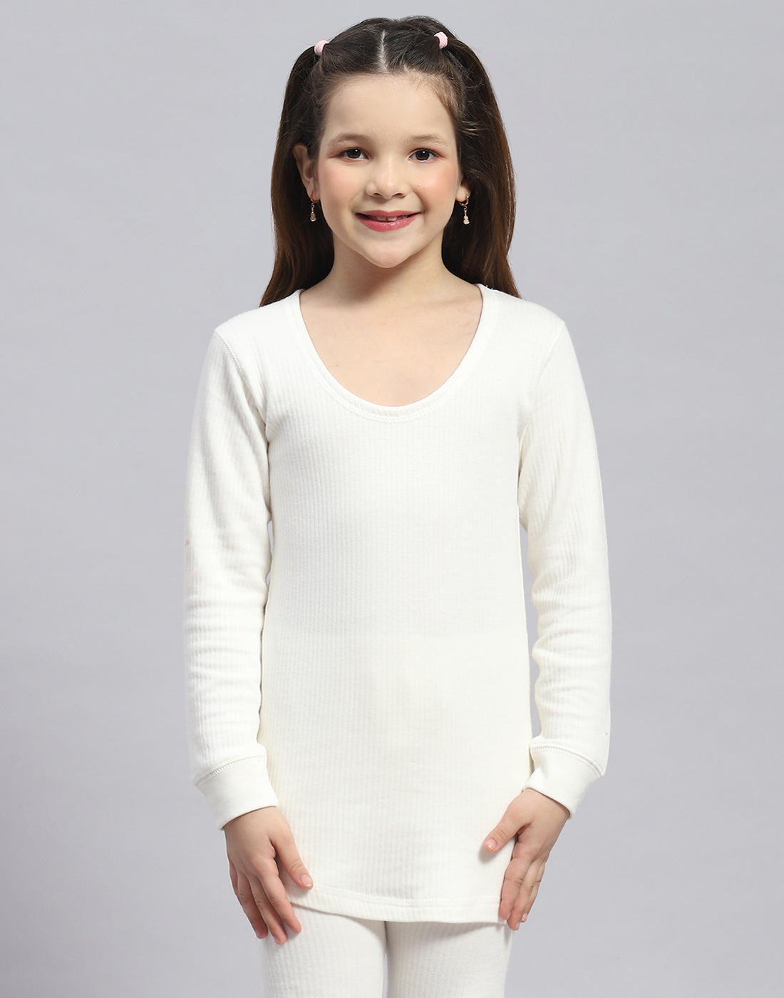 Girls White Solid Round Neck Full Sleeve Thermal Vest