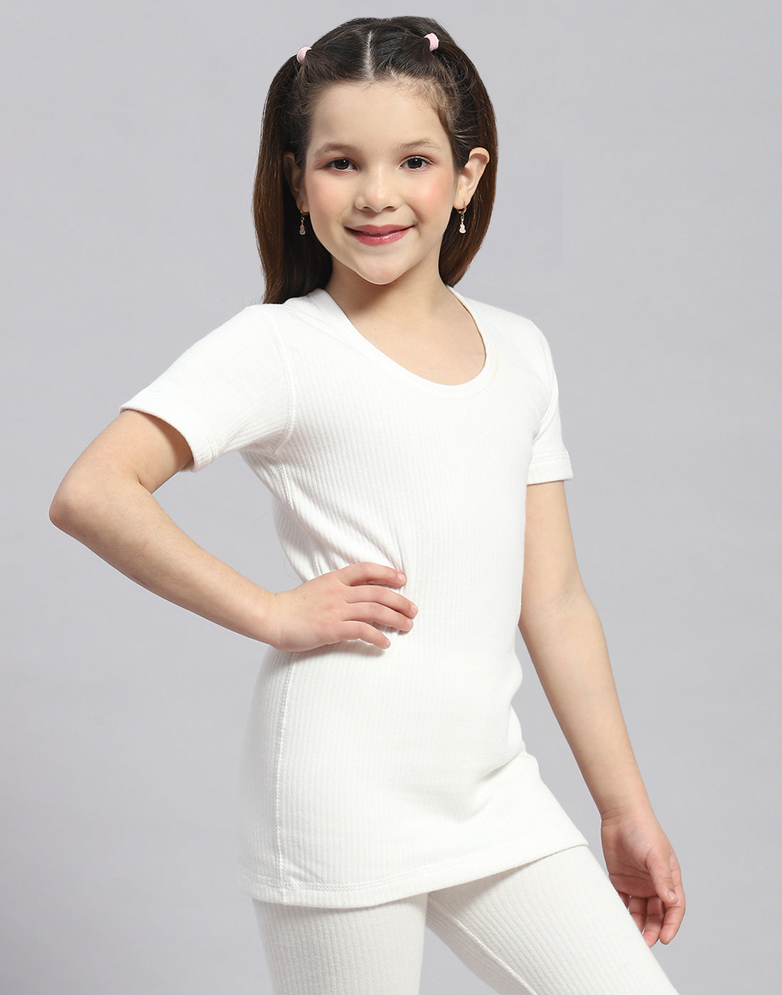 Girls White Solid Round Neck Half Sleeve Thermal Vest