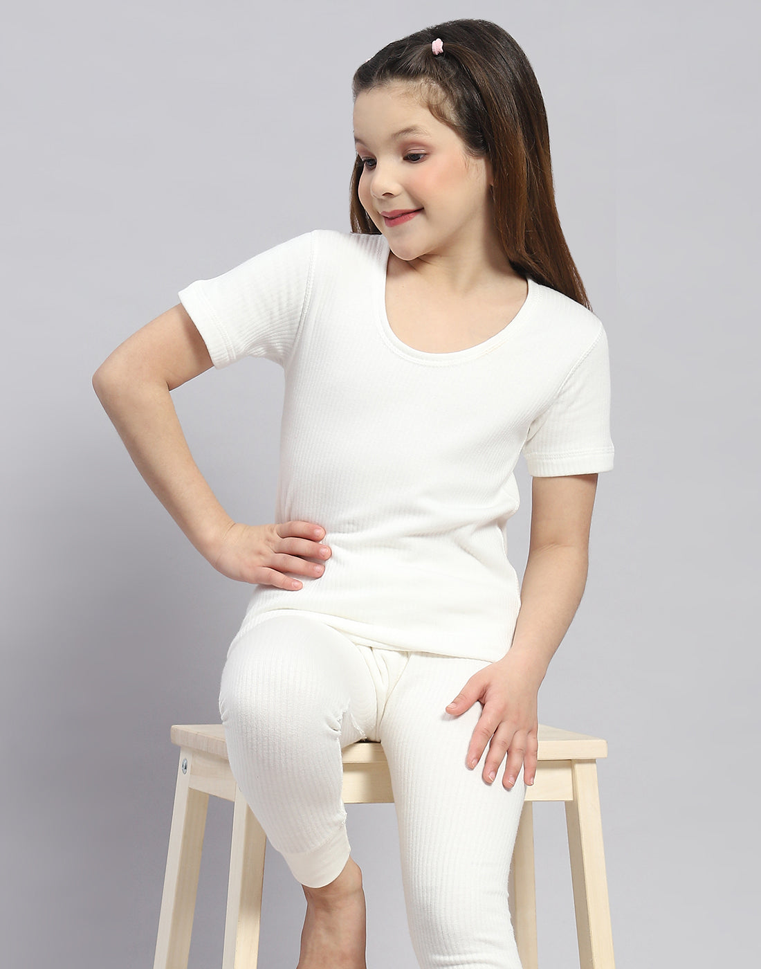 Girls White Solid Round Neck Half Sleeve Thermal Vest