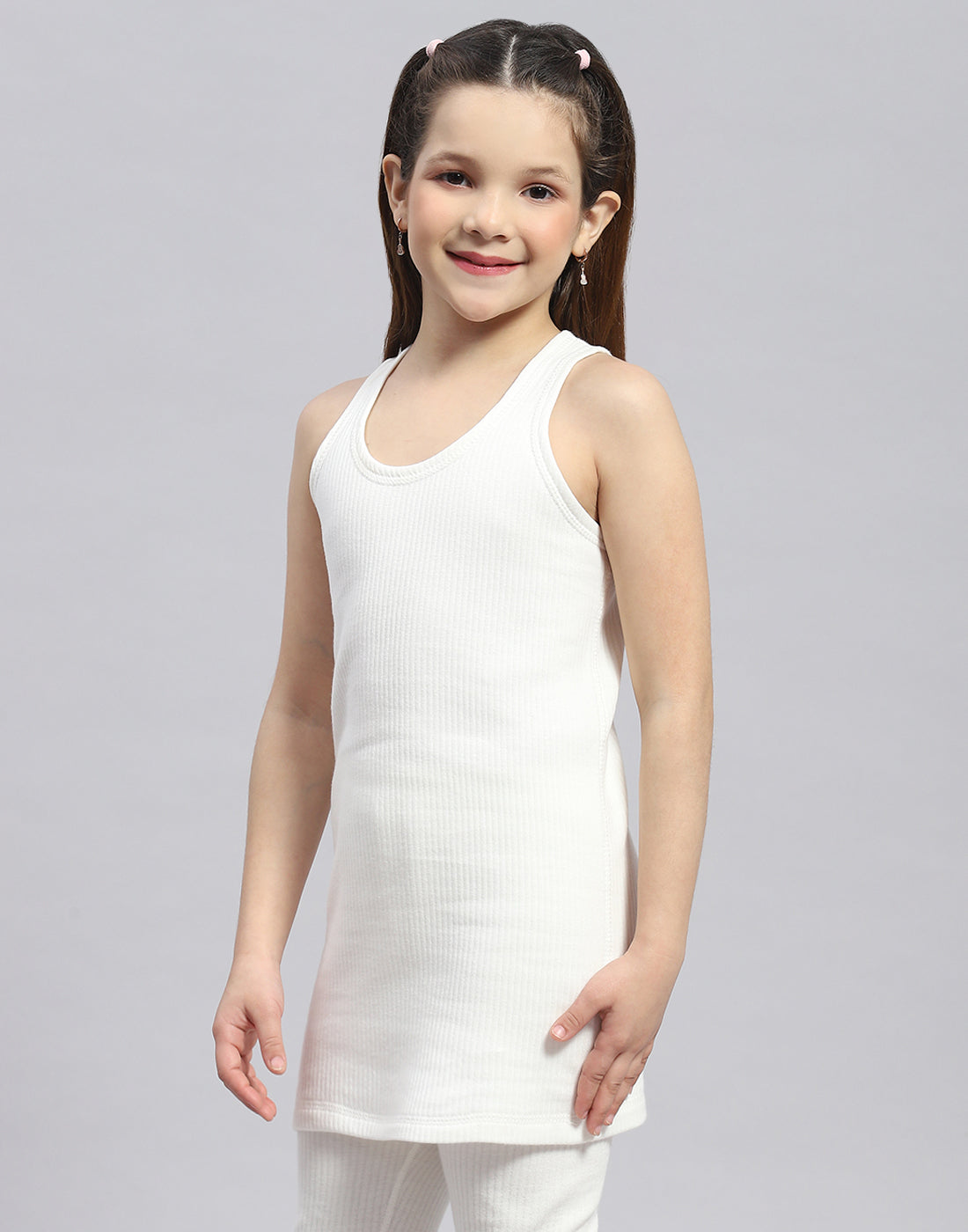 Girls White Solid Round Neck Sleeveless Thermal Vest