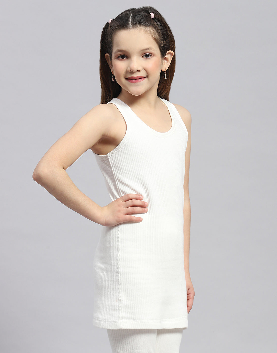 Girls White Solid Round Neck Sleeveless Thermal Vest