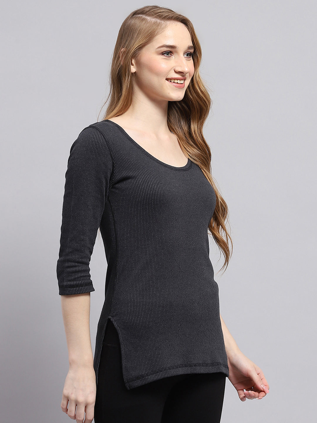 Women Black Solid Round Neck 3/4th Sleeve Thermal Vest