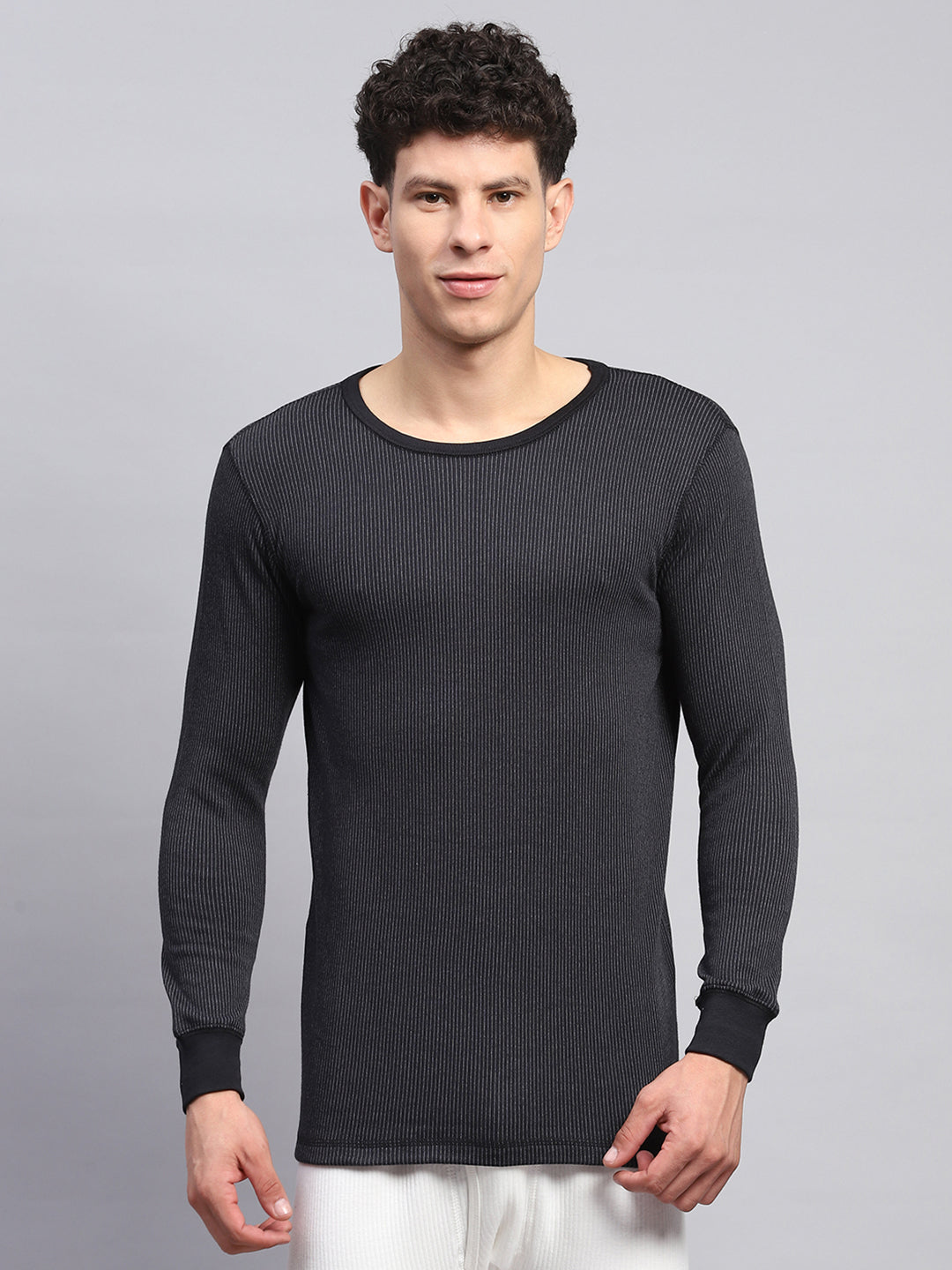 Men Black Solid Round Neck Full Sleeve Thermal Vest