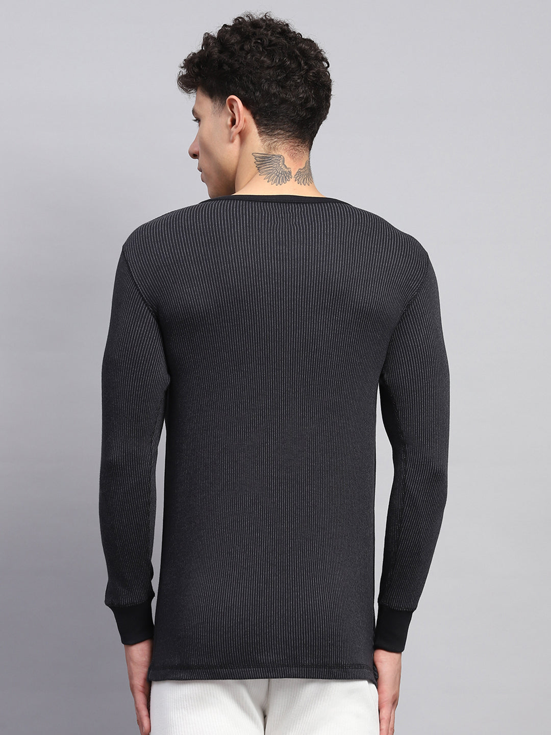 Men Black Solid Round Neck Full Sleeve Thermal Vest