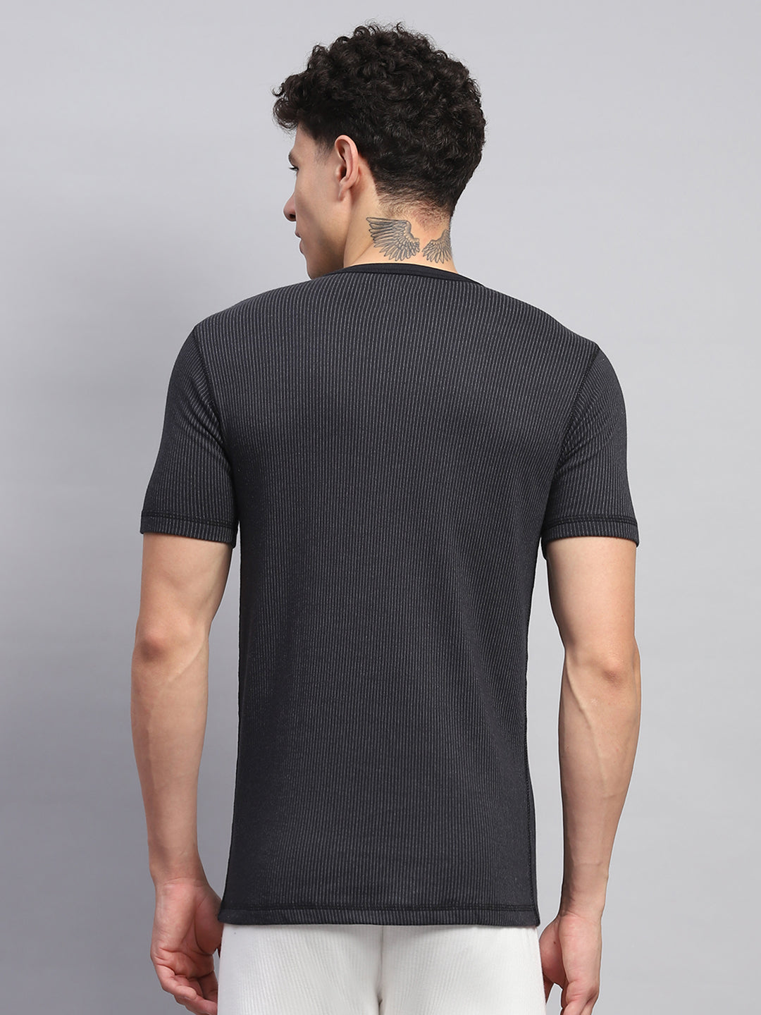 Men Black Solid Round Neck Half Sleeve Thermal Vest