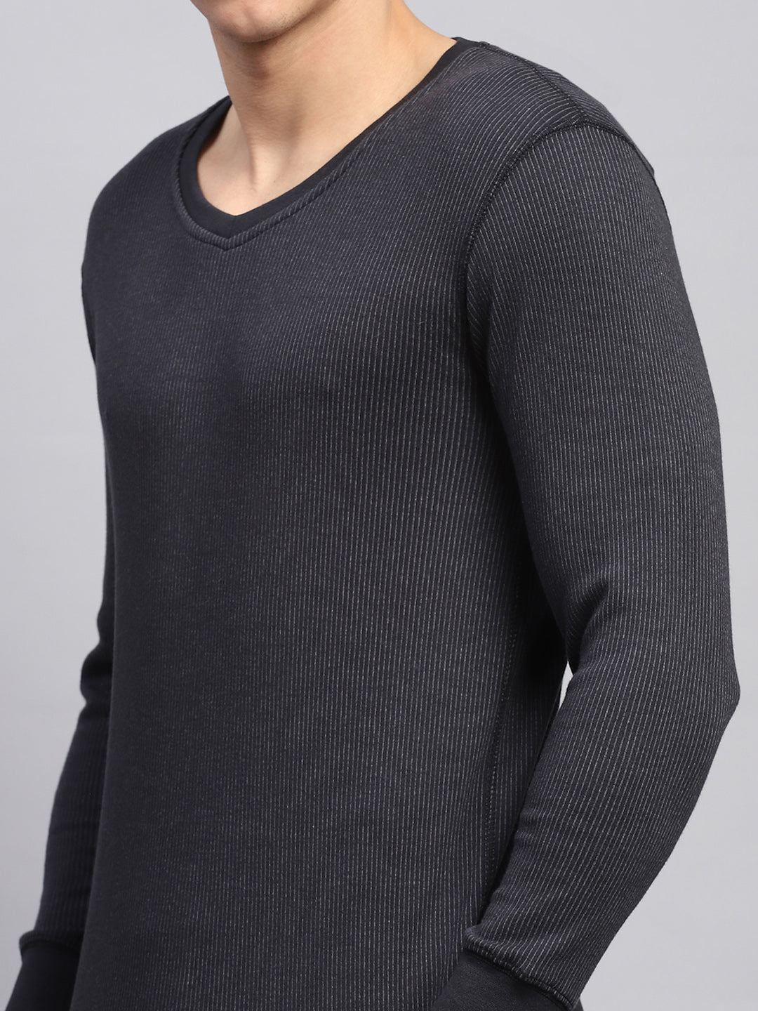 Men Black Solid V Neck Full Sleeve Thermal Vest