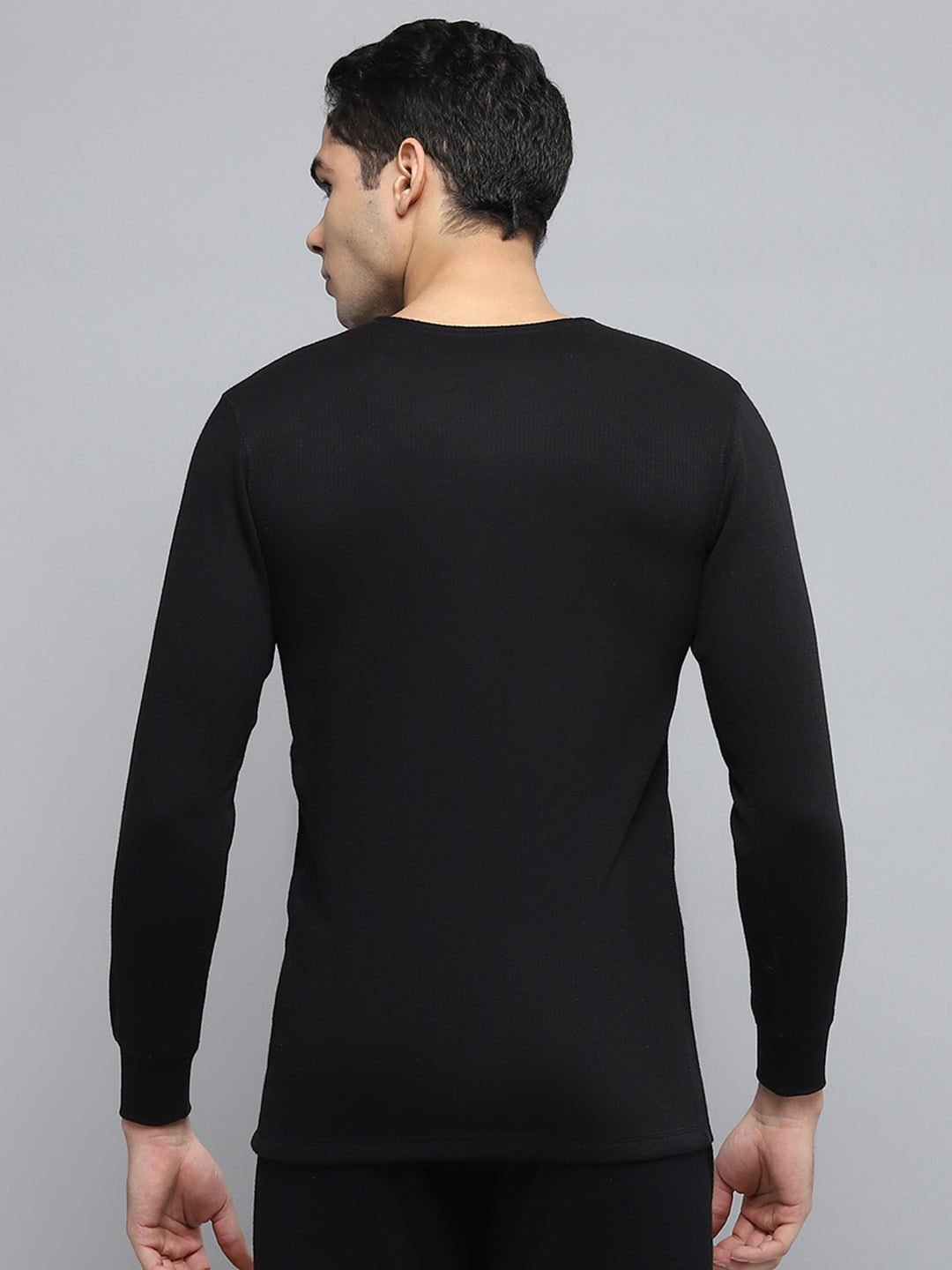 Men Black Solid Round Neck Full Sleeve Thermal Vest