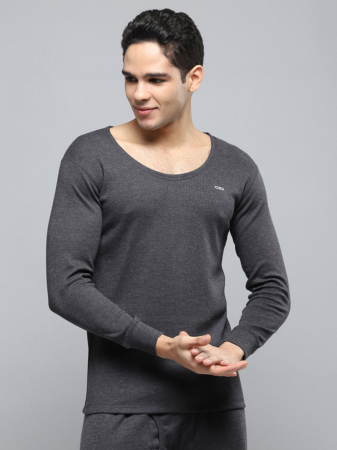 Men Charcoal Solid Round Neck Full Sleeve Thermal Vest