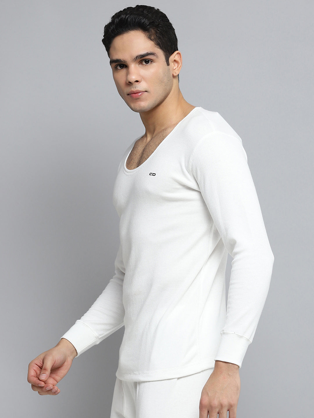 Men White Solid Round Neck Full Sleeve Thermal Vest