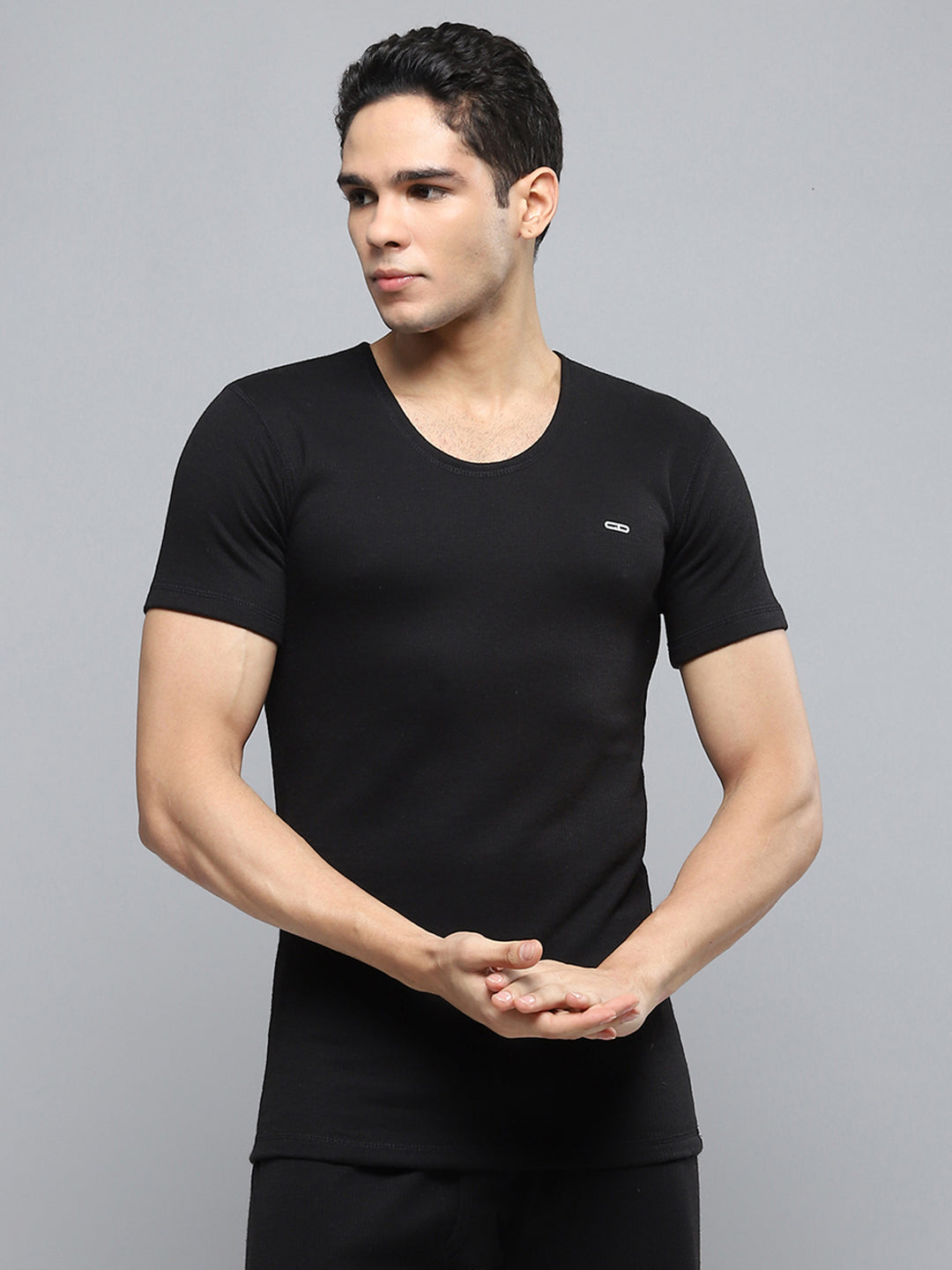 Men Black Solid Round Neck Half Sleeve Thermal Vest