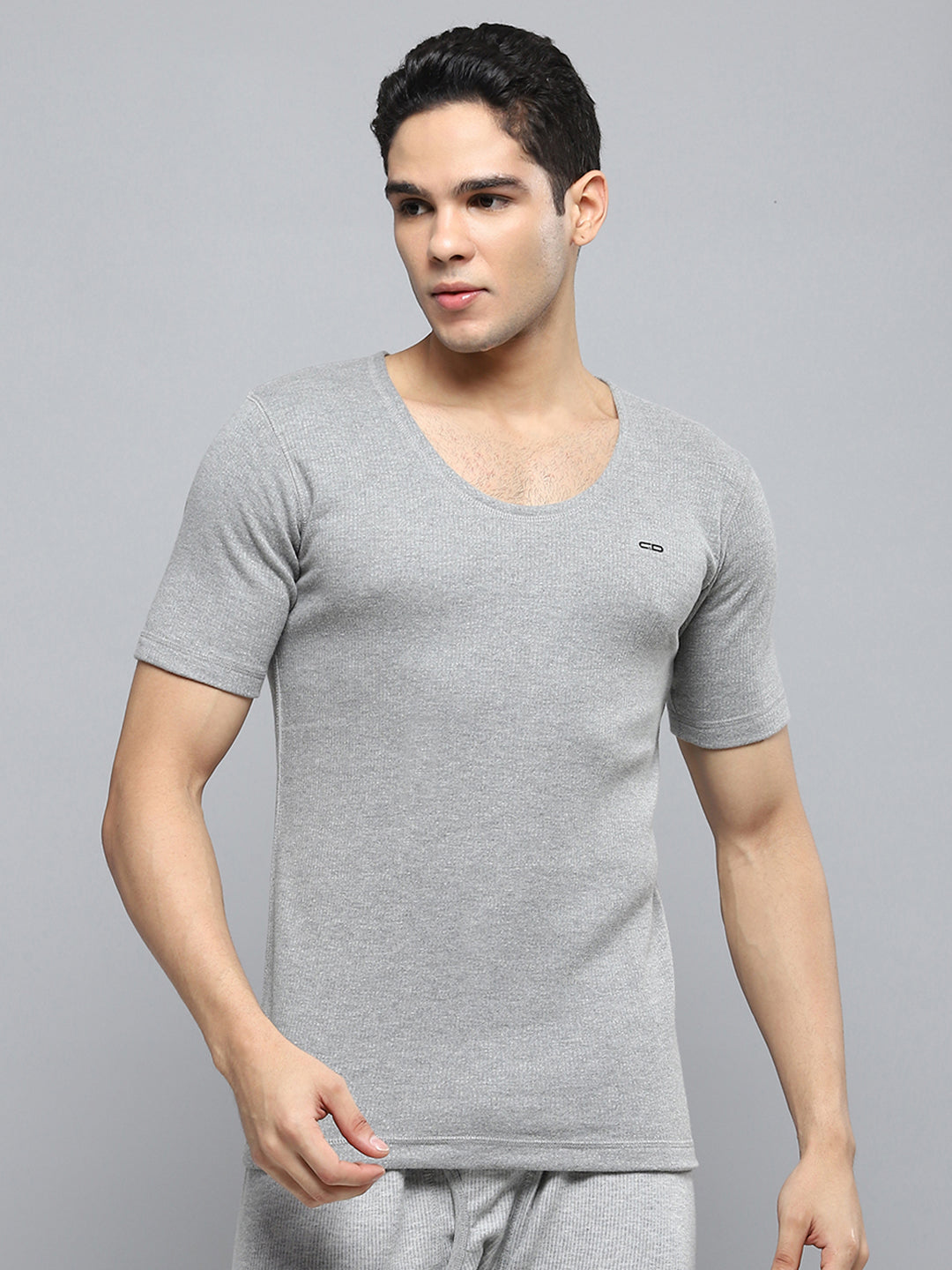 Men Grey Solid Round Neck Half Sleeve Thermal Vest