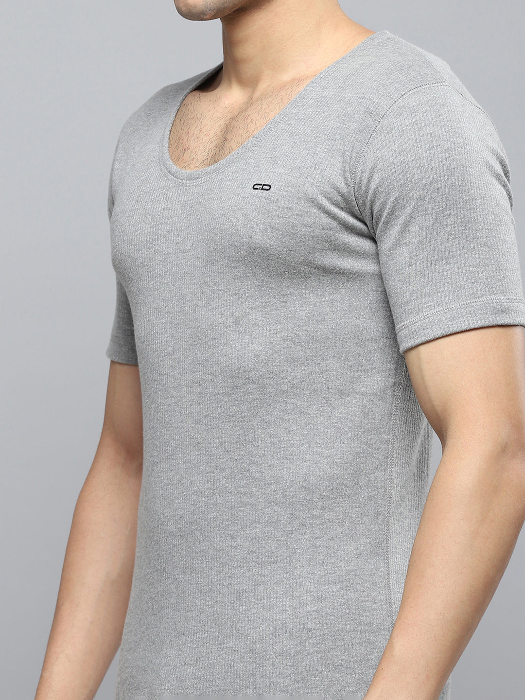 Men Grey Solid Round Neck Half Sleeve Thermal Vest