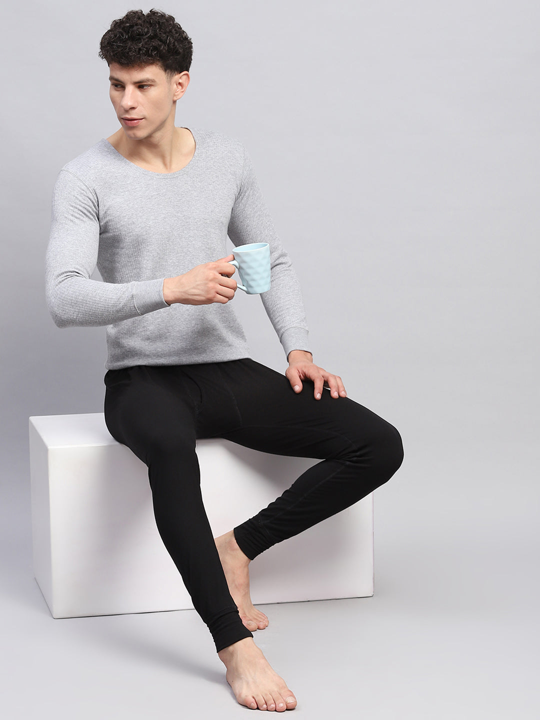 Men Grey Solid Round Neck Full Sleeve Thermal Vest