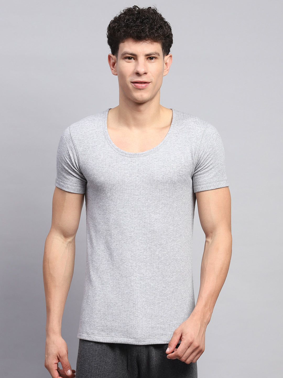 Men Grey Solid Round Neck Half Sleeve Thermal Vest