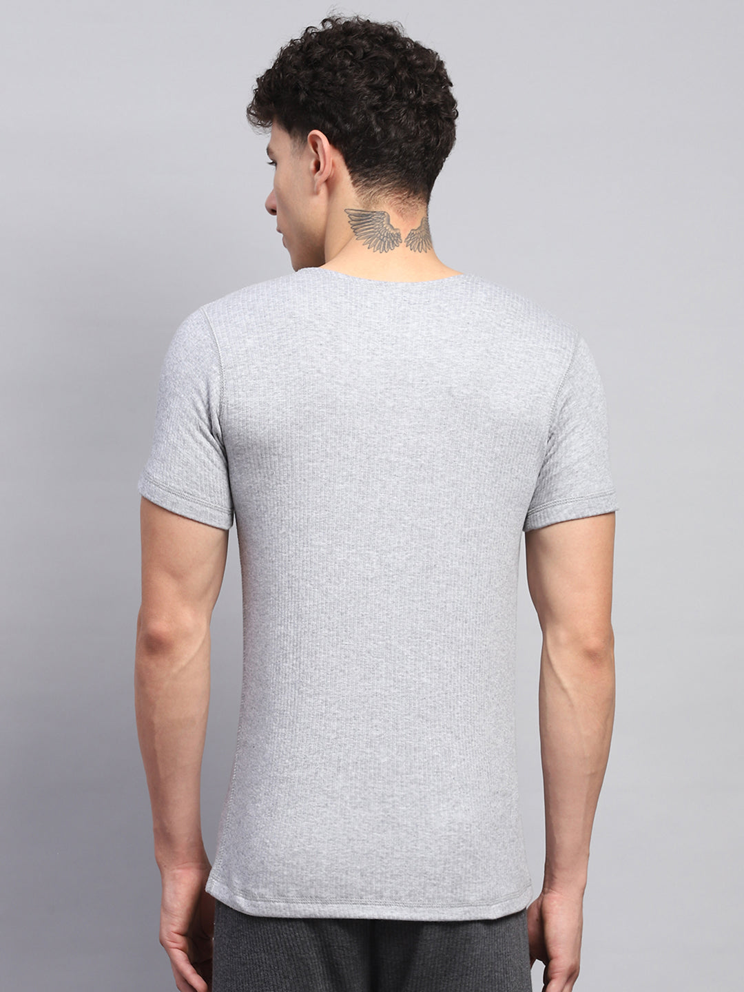 Men Grey Solid Round Neck Half Sleeve Thermal Vest