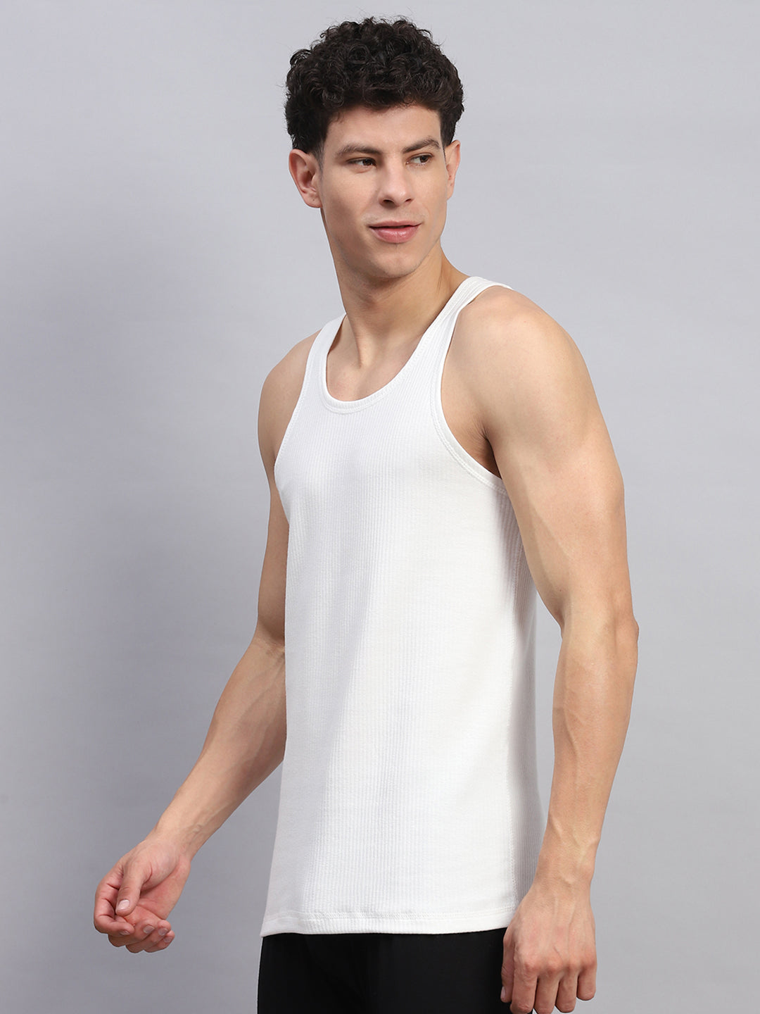 Men White Solid Round Neck Sleeveless Thermal Vest