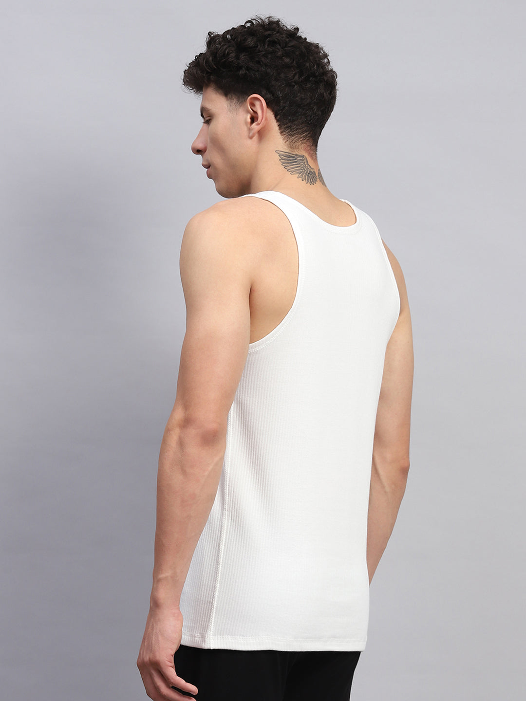 Men White Solid Round Neck Sleeveless Thermal Vest