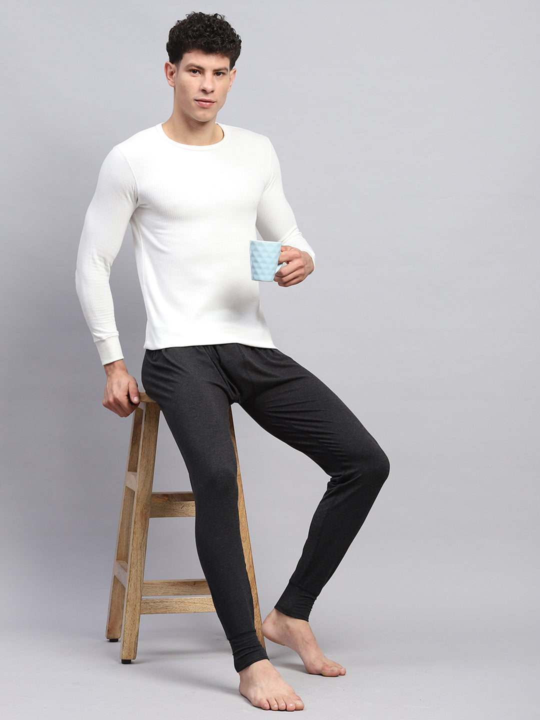 Men White Solid Round Neck Full Sleeve Thermal Vest