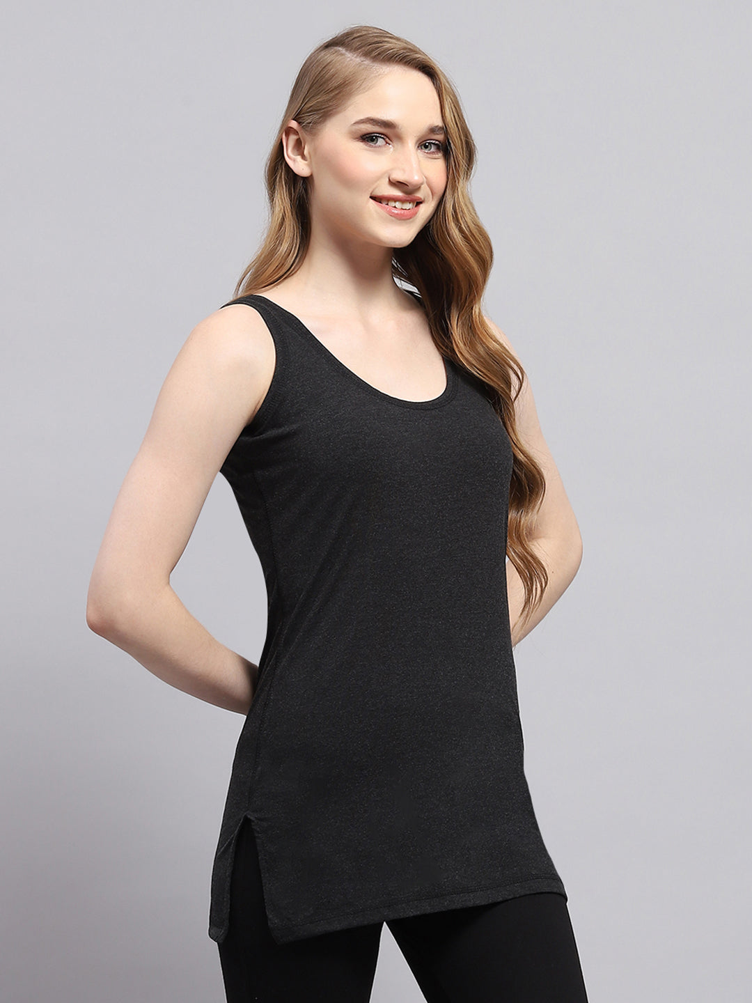 Women Black Solid Round Neck Sleeveless Thermal Vest