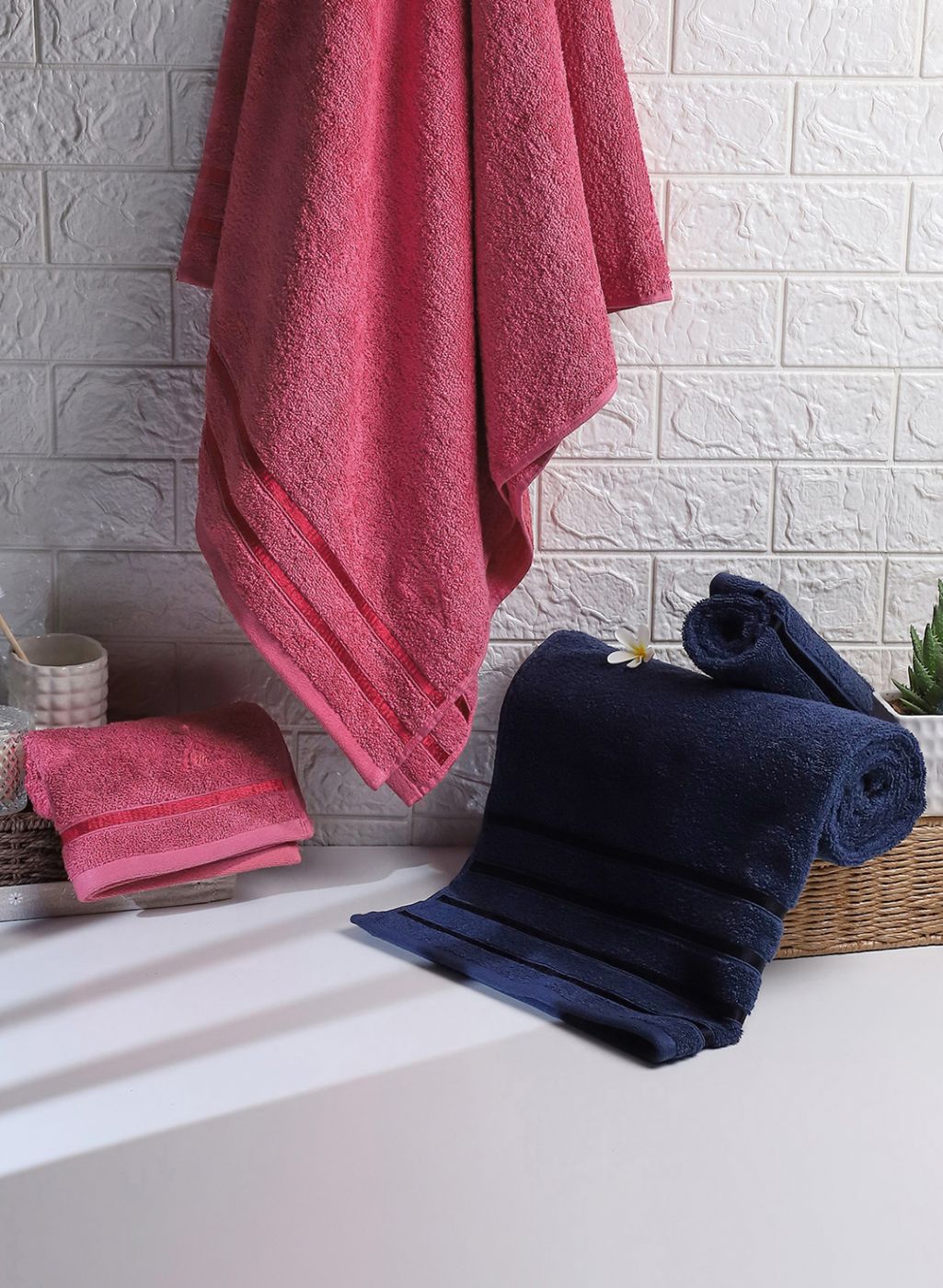 NAvy Blue & Pink Cotton 525 GSM Towel Set Pack of 4 (2 Bath & 2 Hand Towels)