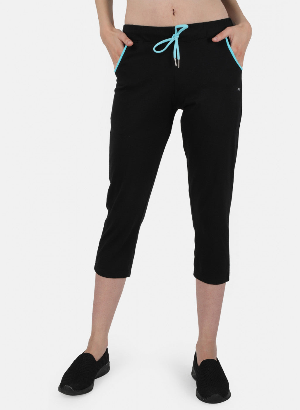 Womens Black Regular Capri