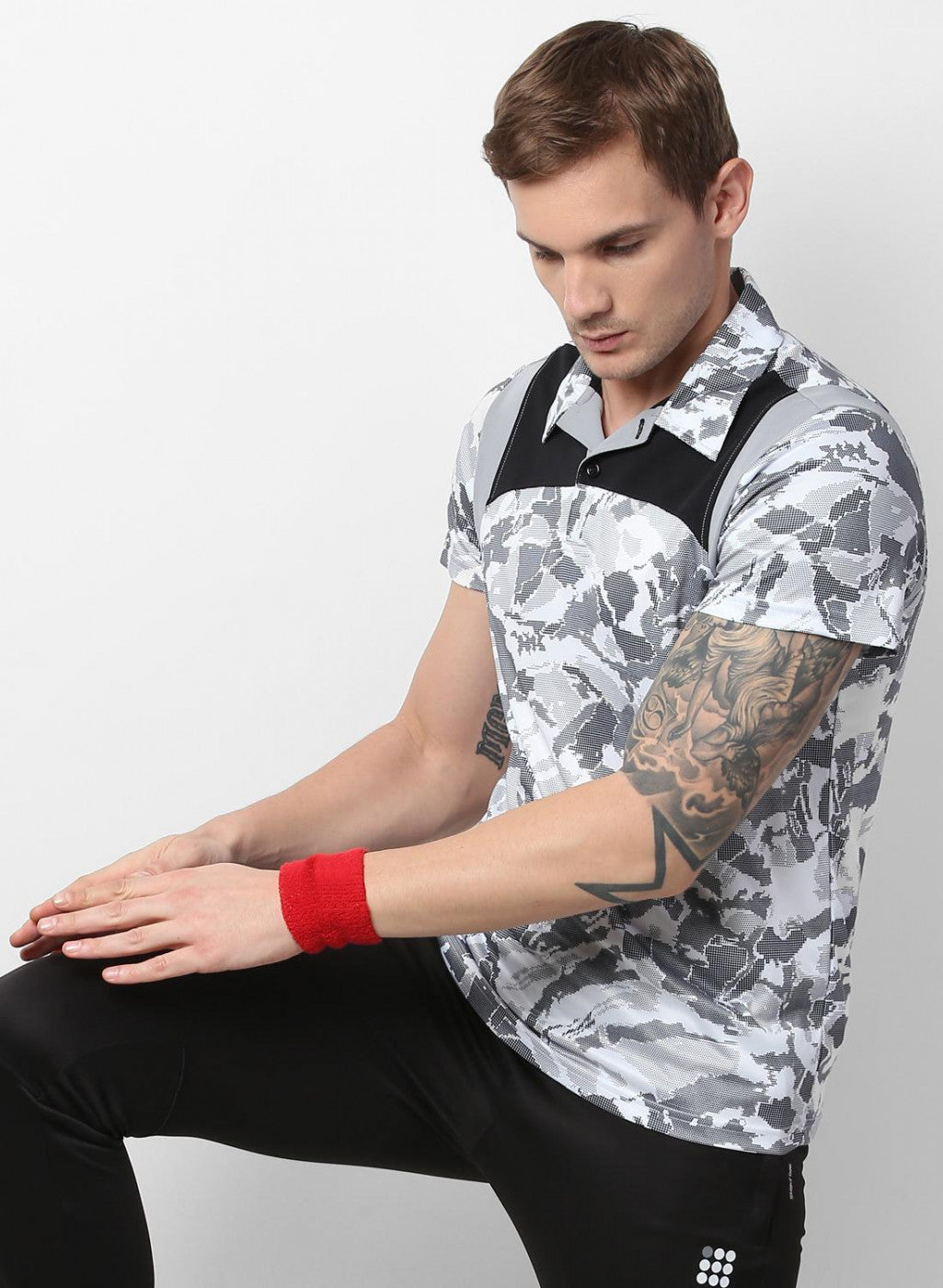 Rockit White Black Collar Smart Fit T-Shirt