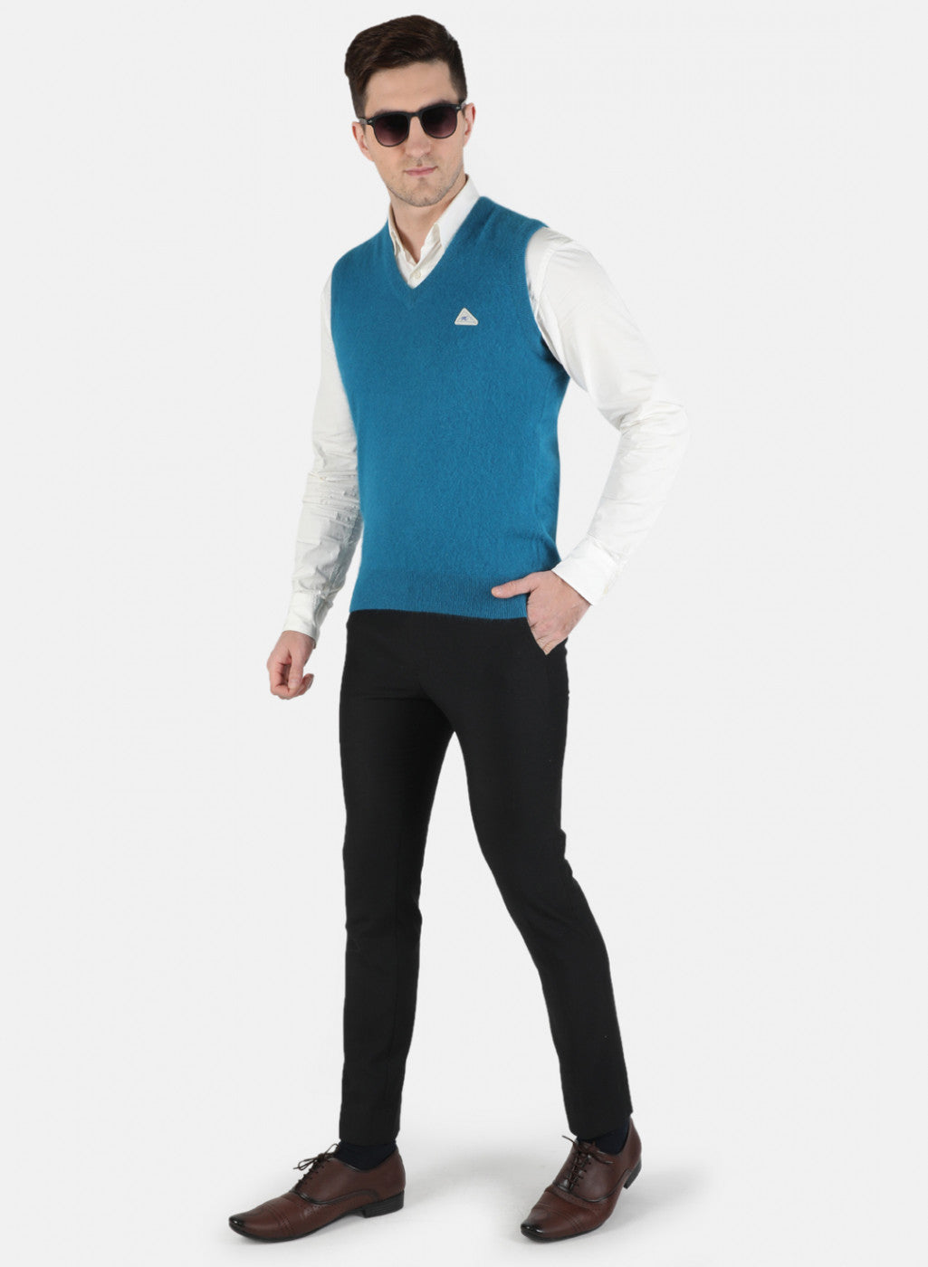 Men Blue Solid Sweater