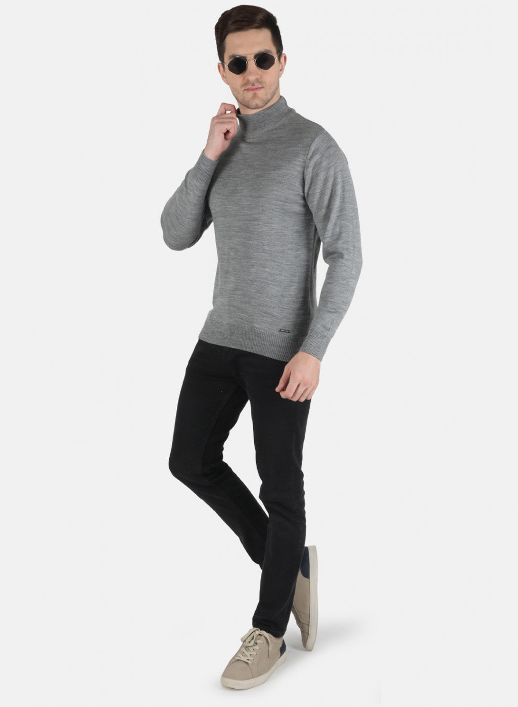 Men Grey Solid Pullover