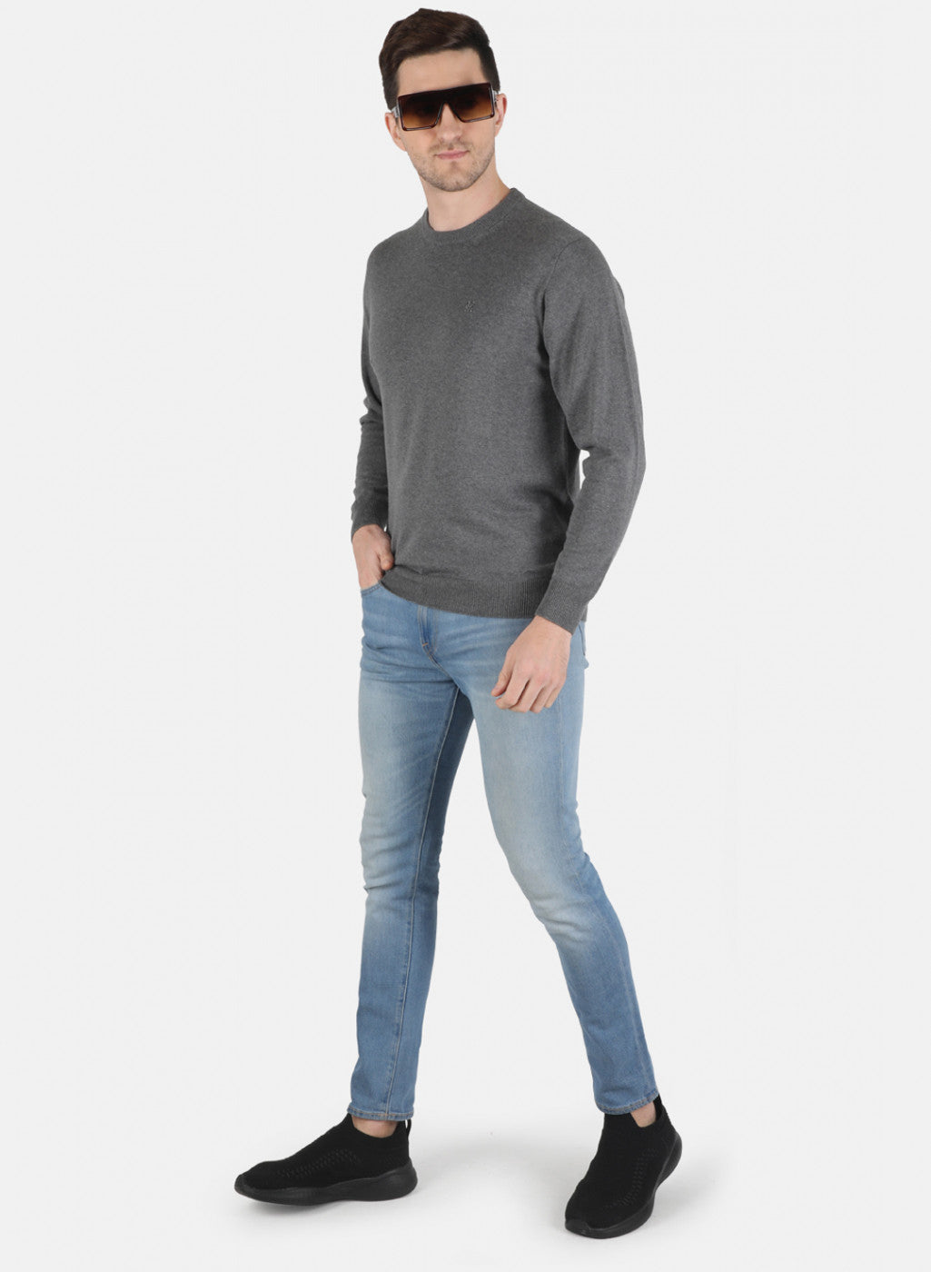 Men Grey Solid Pullover