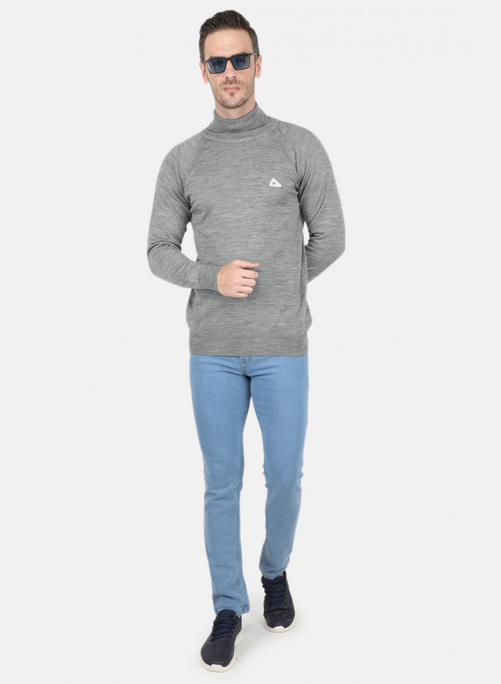 Men Grey Solid Pullover