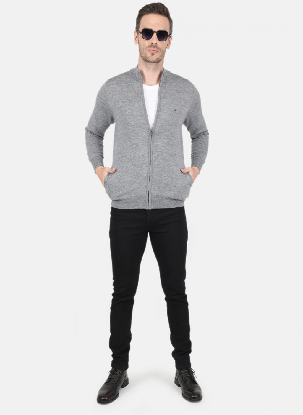 Men Grey Solid Pullover