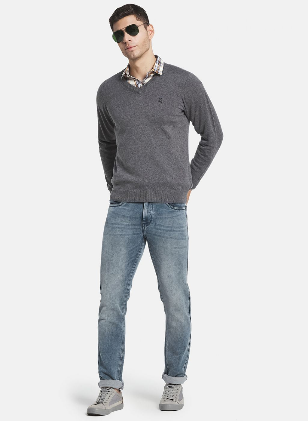 Men Grey Solid Pullover