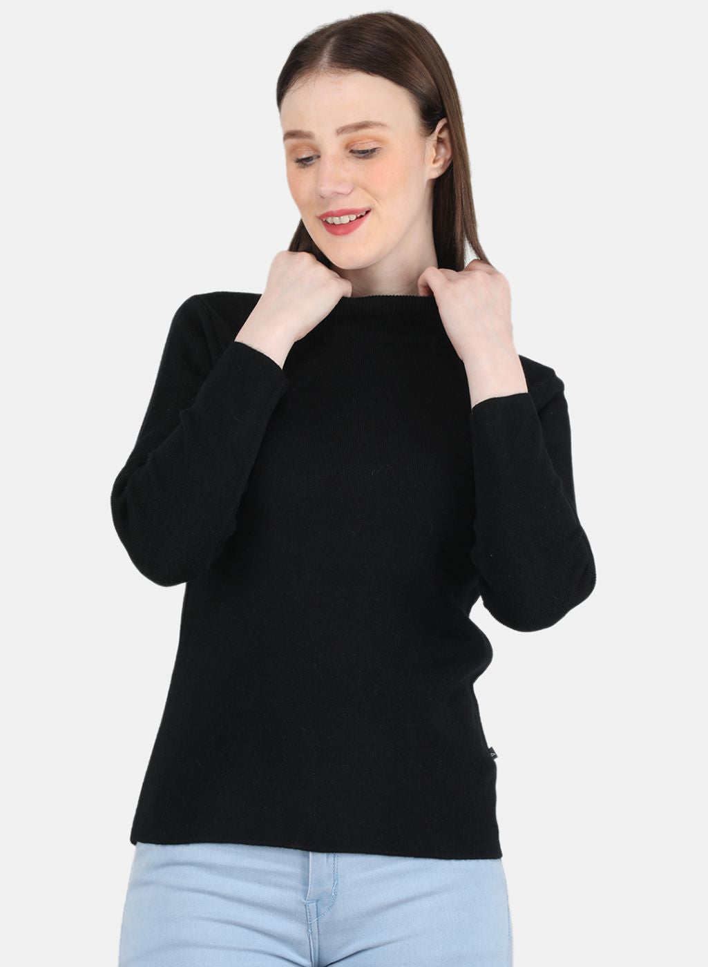 Women Black Solid Sceavy Top