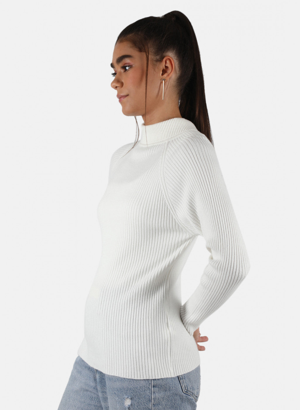 Women White Solid Sceavy Top