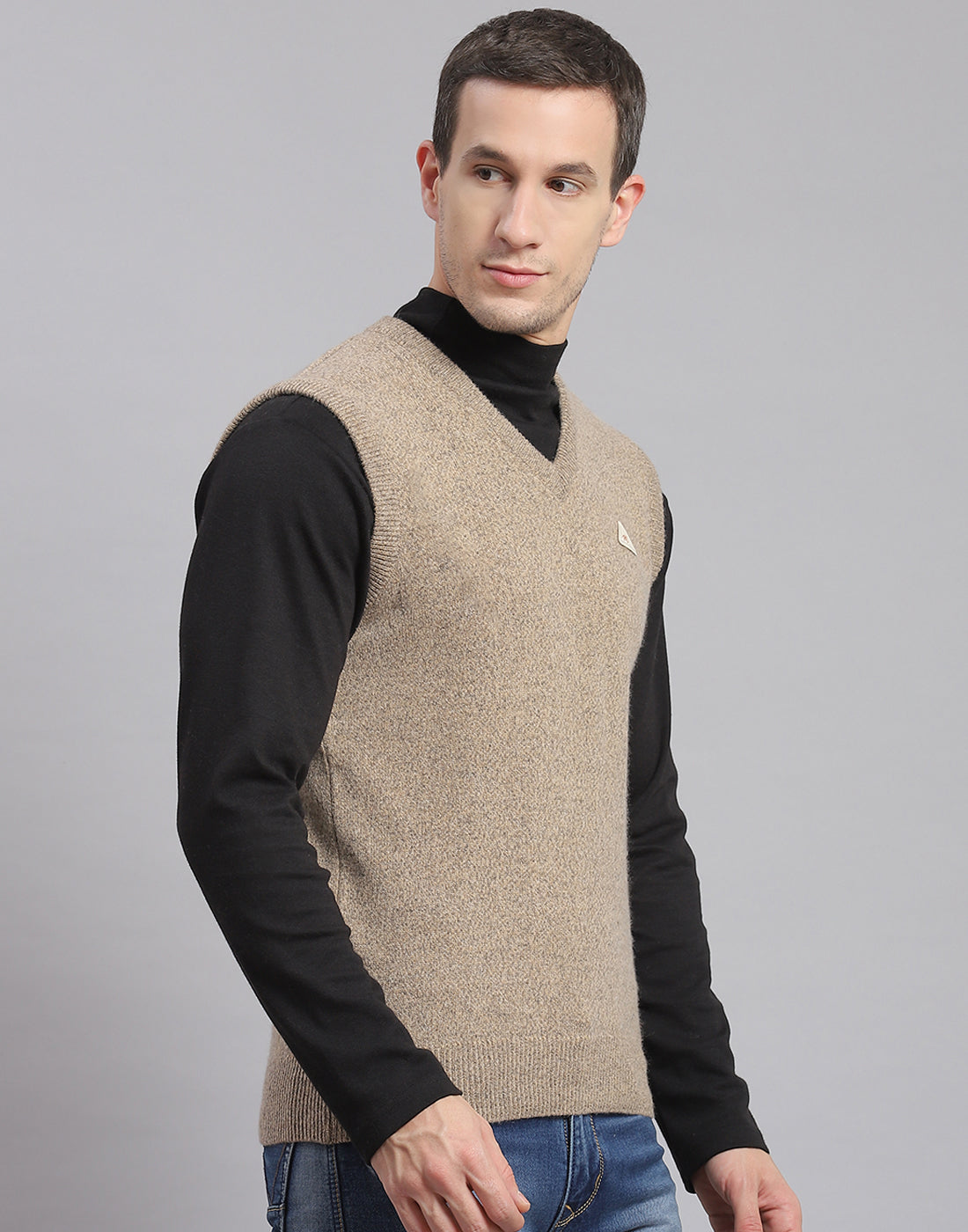 Men Brown Solid V Neck Sleeveless Sweater