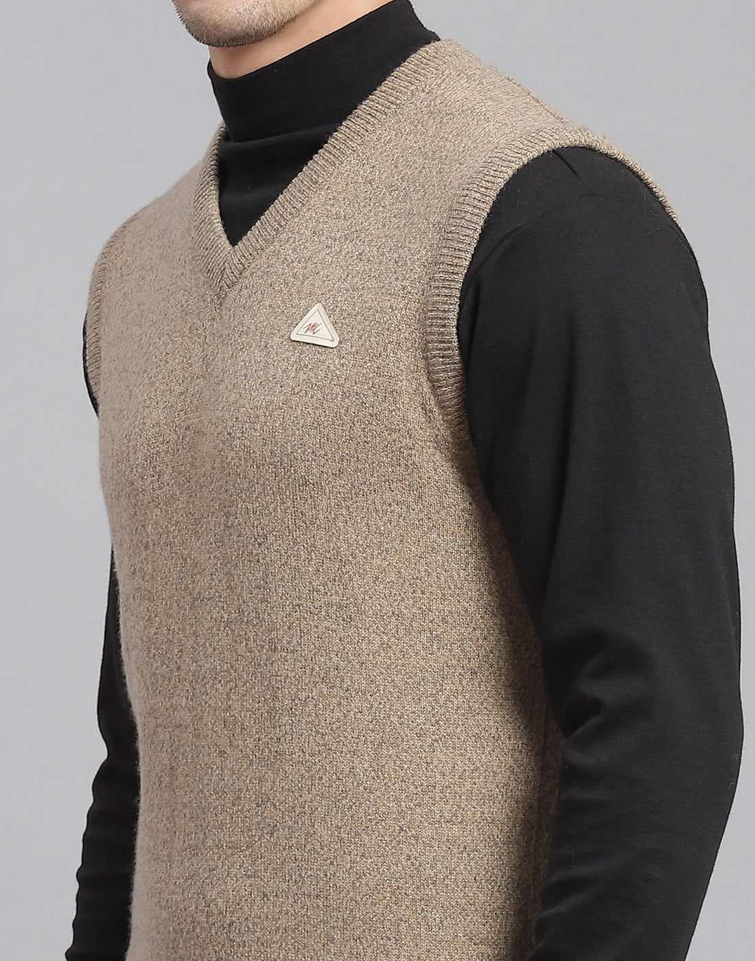 Men Brown Solid V Neck Sleeveless Sweater