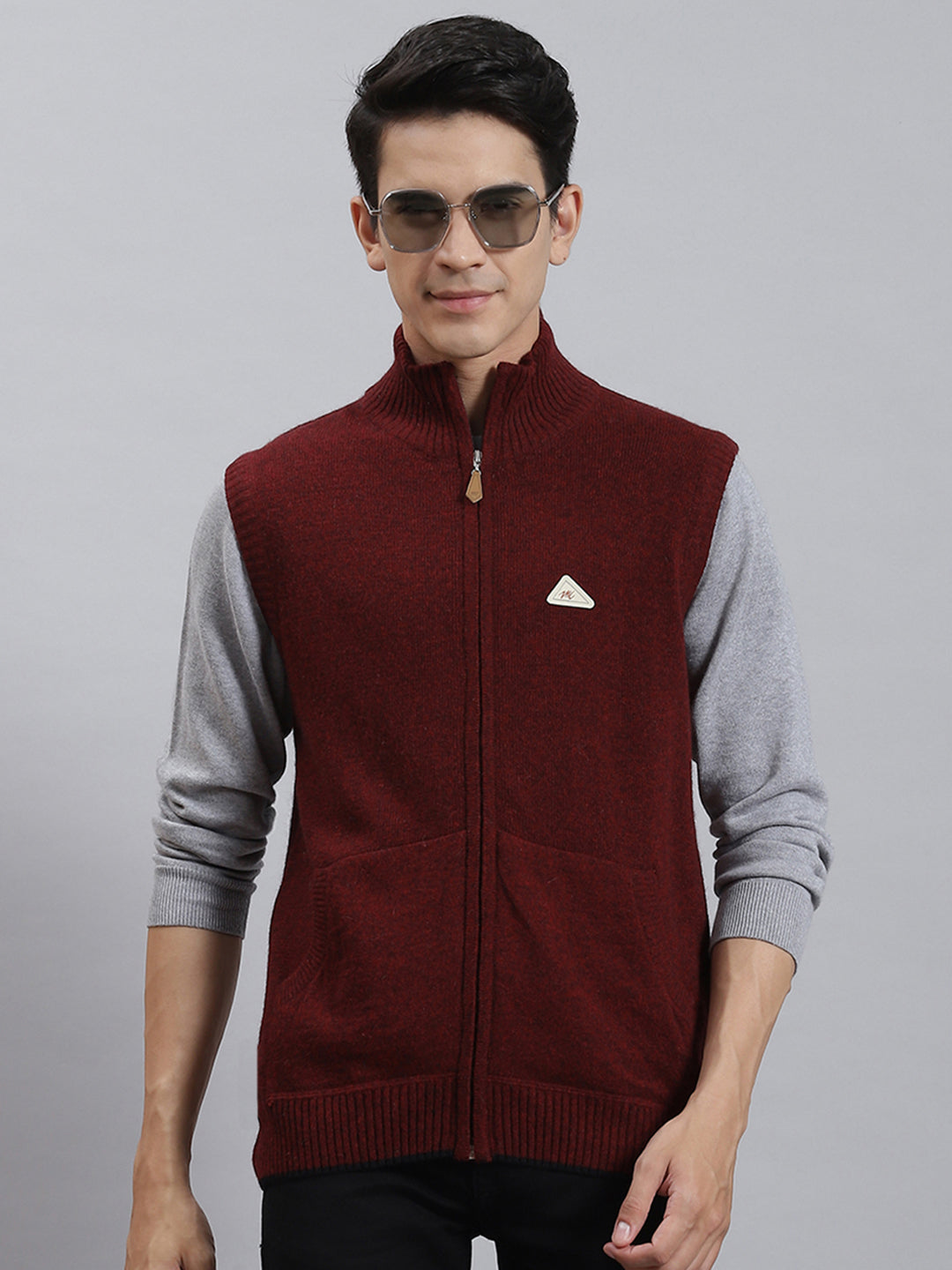 Men Maroon Solid Stand Collar Sleeveless Sweaters/Pullovers